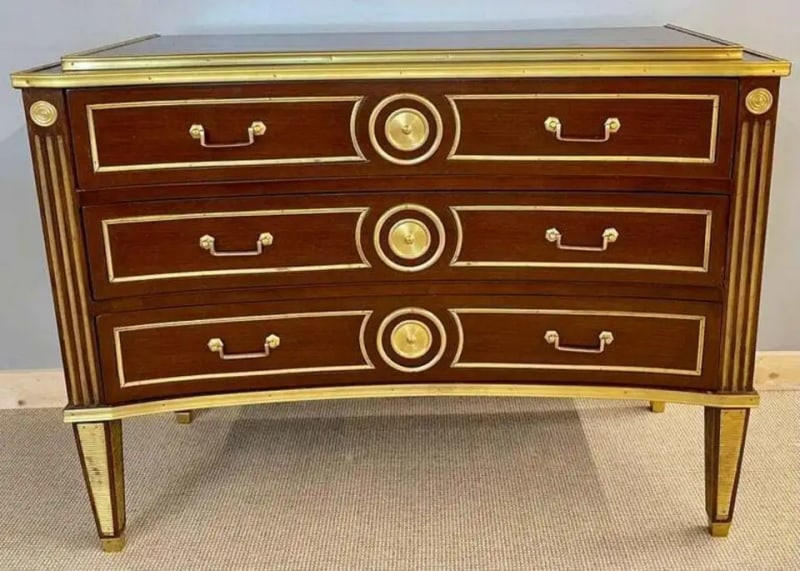 Pair of Large Russian Neoclassical Style Inverted Front Commodes Chests - 3