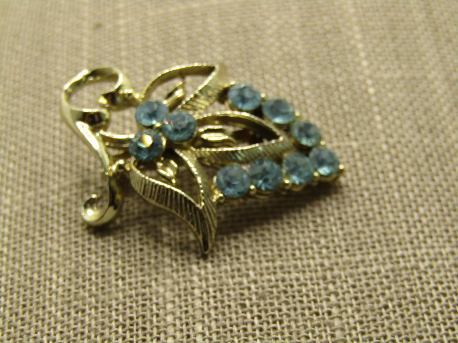 Vintage Aqua Rhinestone Leaf Brooch, 1960's - 5