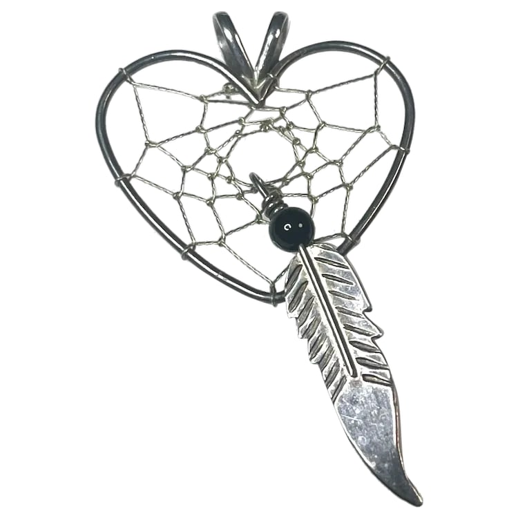 Estate Dream Catcher Silver Pendant: Title: Estate Dream Catcher Silver Pendant Description: Estate Dream Catcher Silver Pendant. No Hallmarks seen- Tested as Sterling Silver. Weighs 1.7 grams. Measures Approx. 2 x 1.5 inches
