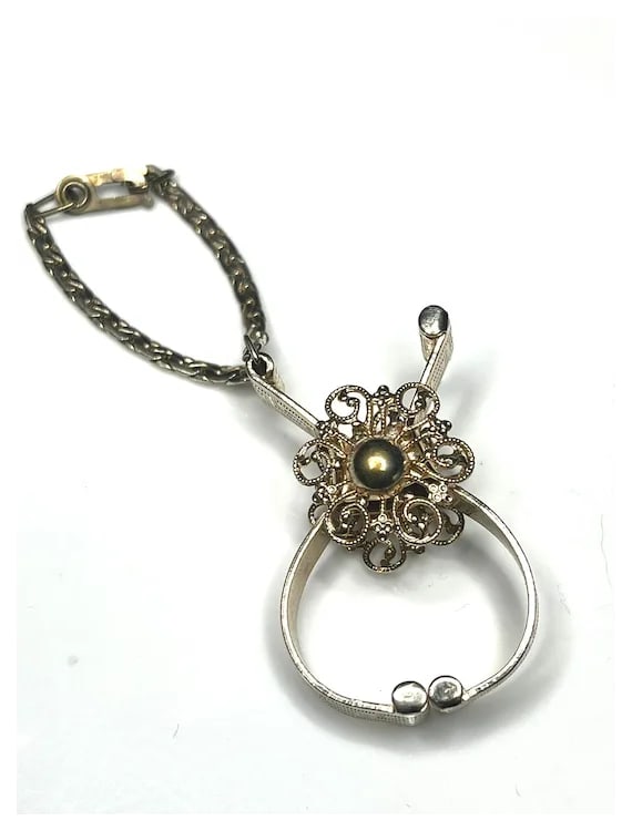 Vintage Etched Floral Gold Tone Glove Clip With Purse Chain - 6