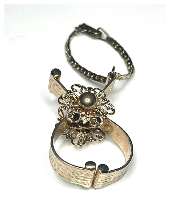 Vintage Etched Floral Gold Tone Glove Clip With Purse Chain - 7