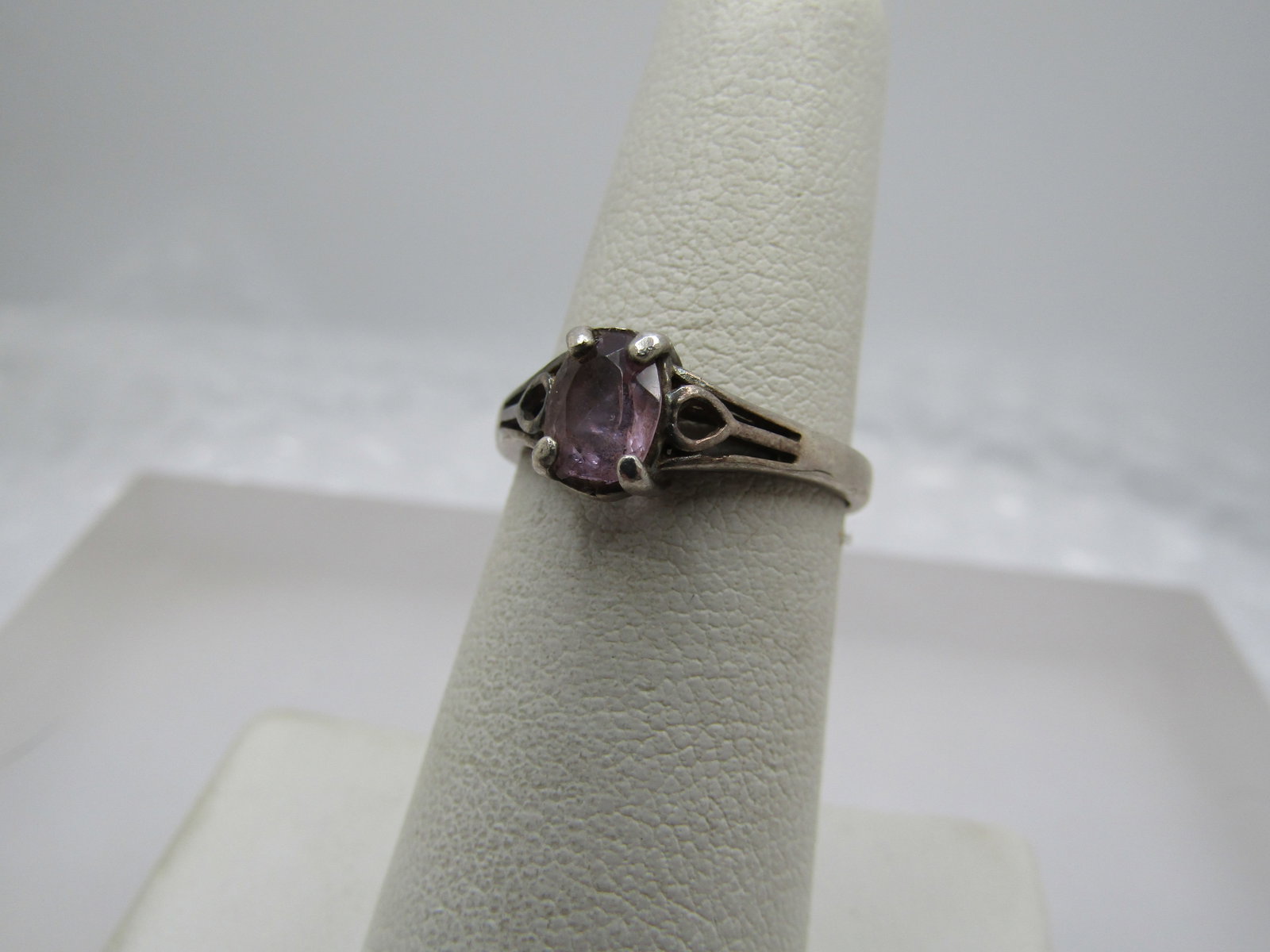 Vintage Lavender Topaz/Spinel Ring, Sz. 6. 1960's-1970's. - 3