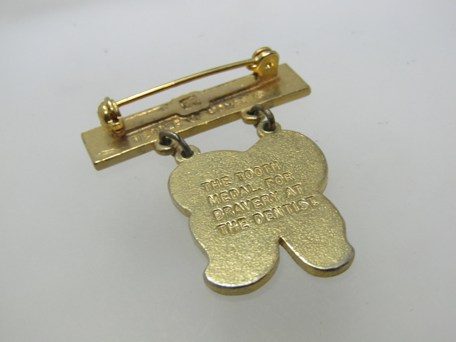 Vintage Enameled Tooth Bravery Brooch /Medal - 4