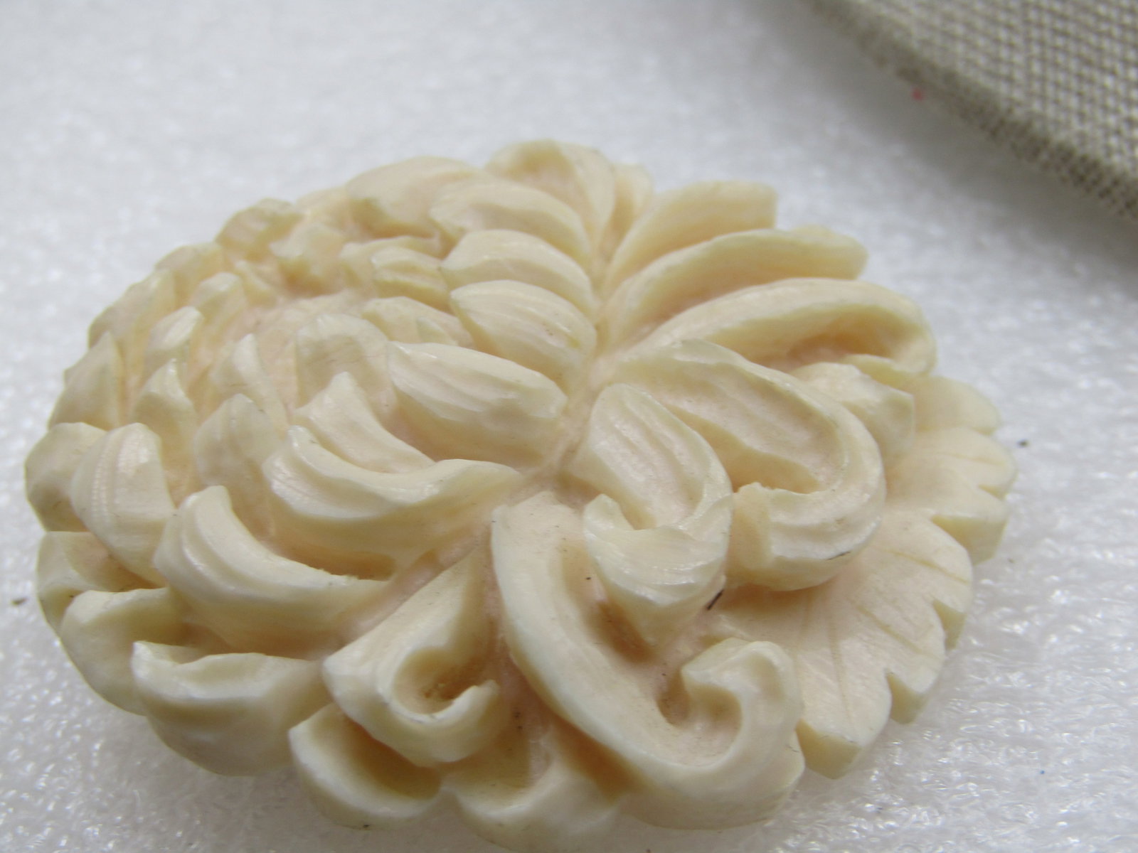 Vintage Molded Floral White Mum Blossom Brooch, Trombone Clasp, 2" - 6