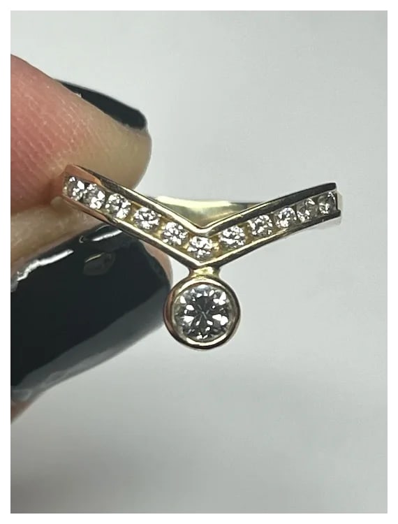 14k Diamond Chevron V Ring - Stackable - 5
