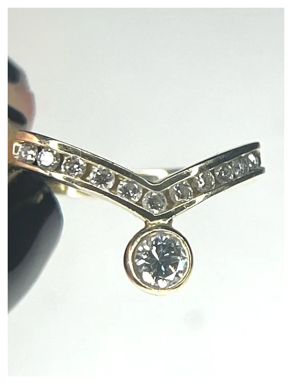 14k Diamond Chevron V Ring - Stackable - 6