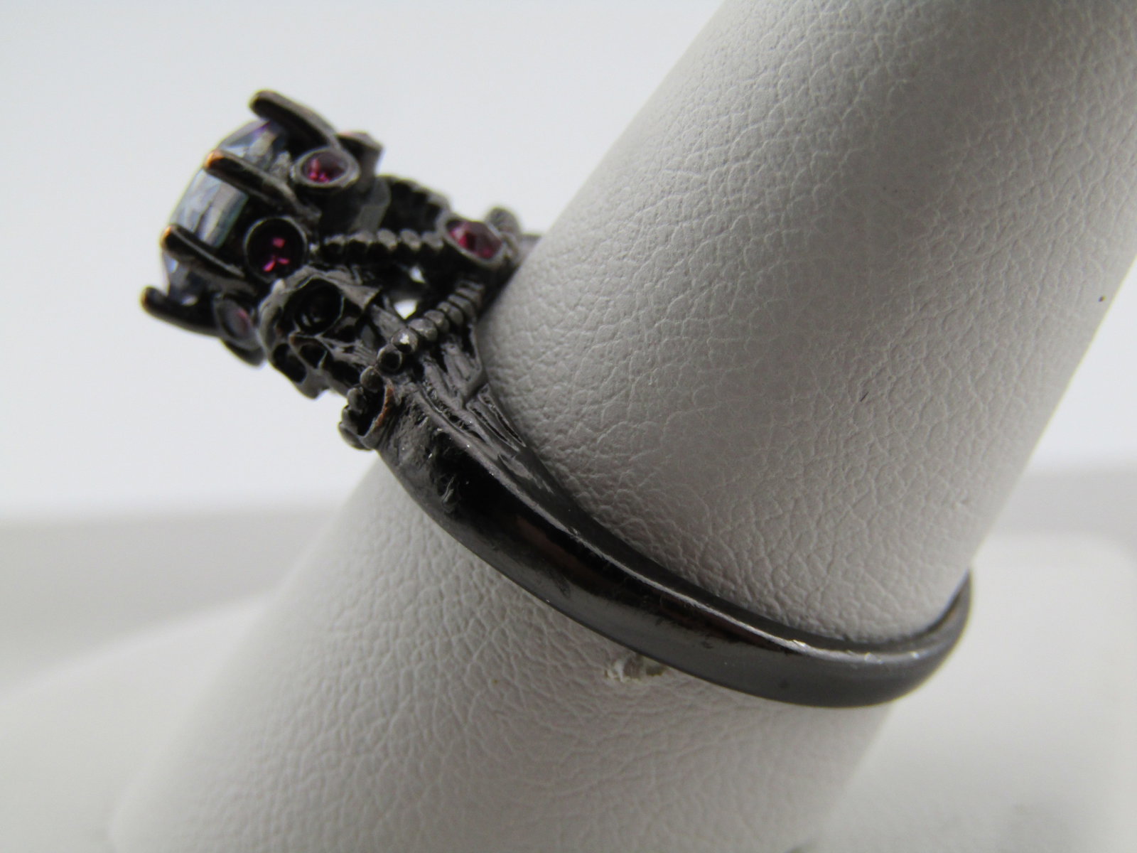 Black Enameled Rainbow Aurora Borealis Rhinestone Ring, Sz. 10., 1990's-2000 - 2