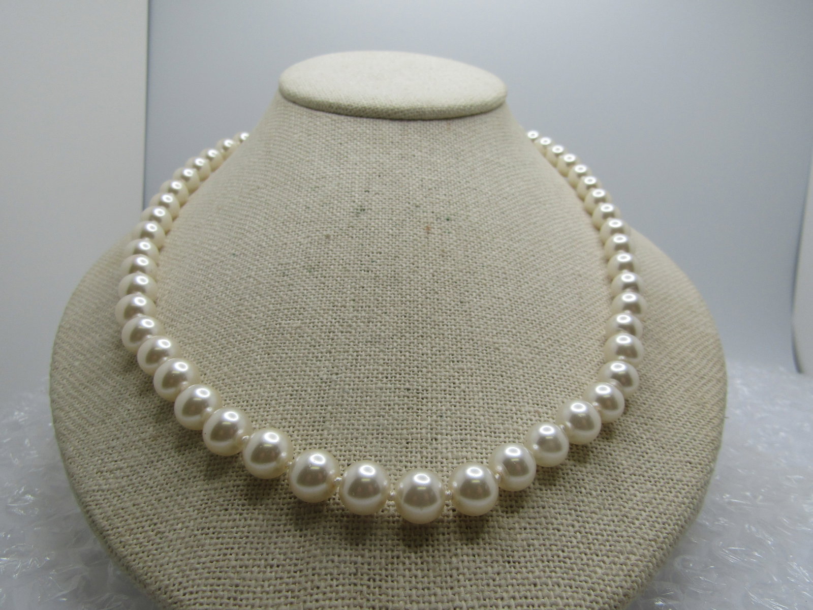 Vintage 8mm Faux Pearl Necklace, Knotted Between 20", Signed WLind, 14kt EP - 3