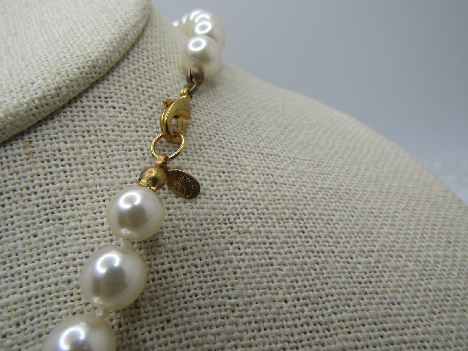 Vintage 8mm Faux Pearl Necklace, Knotted Between 20", Signed WLind, 14kt EP - 4
