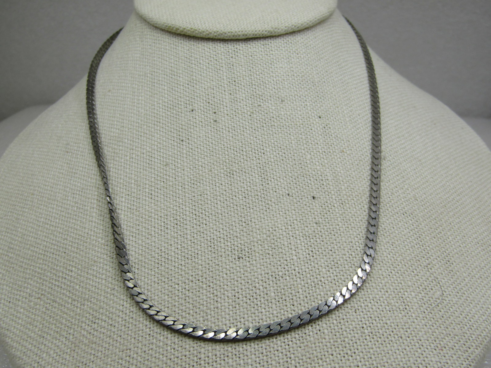 Vintage Herringbone 2.5mm Necklace, 17.5", 1970's-1980's - 2