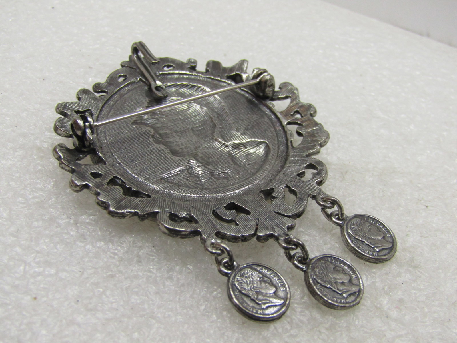 Vintage Roman Gladiator Coin Brooch/Pendant with Dangles, 1970's - 4