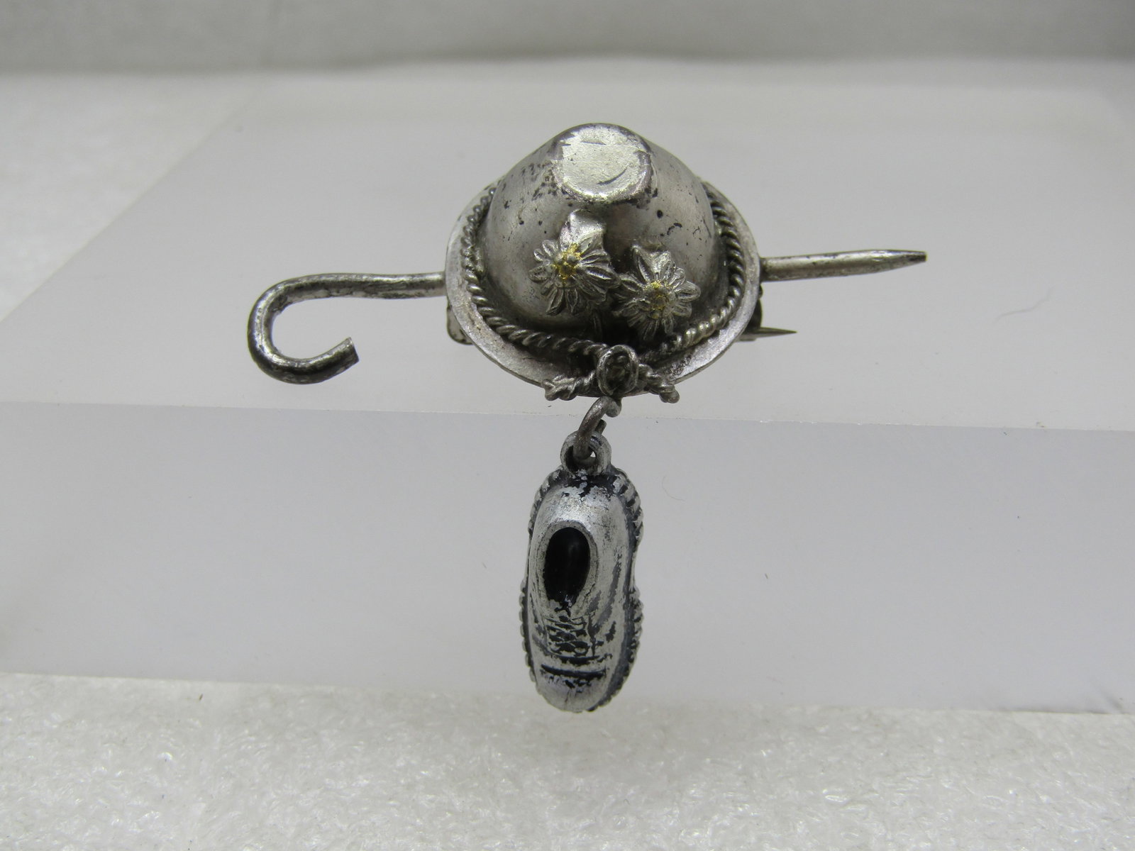 Vintage Bavarian Cap, Can and Shoe Brooch, Western Germany, C-Clasp. - 3