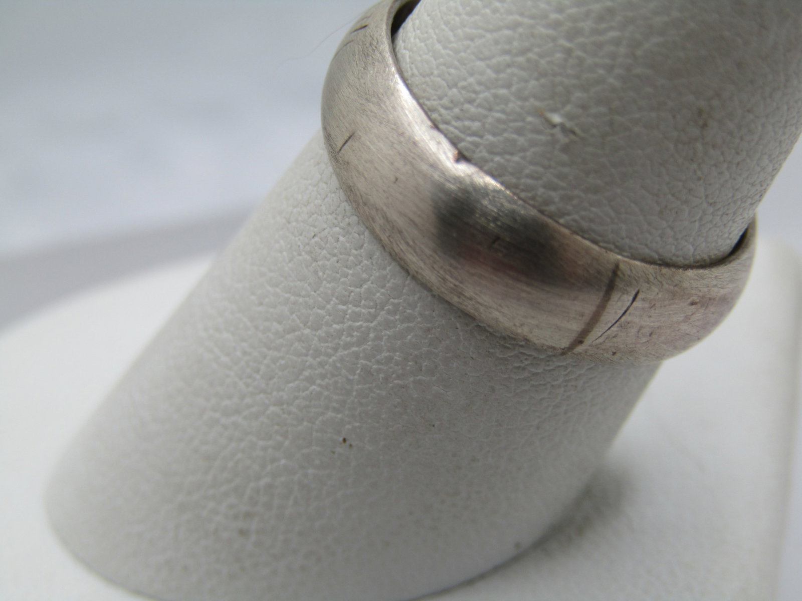Vintage Sterling Wedding Band. Sz. 8, 5.5mm - 2