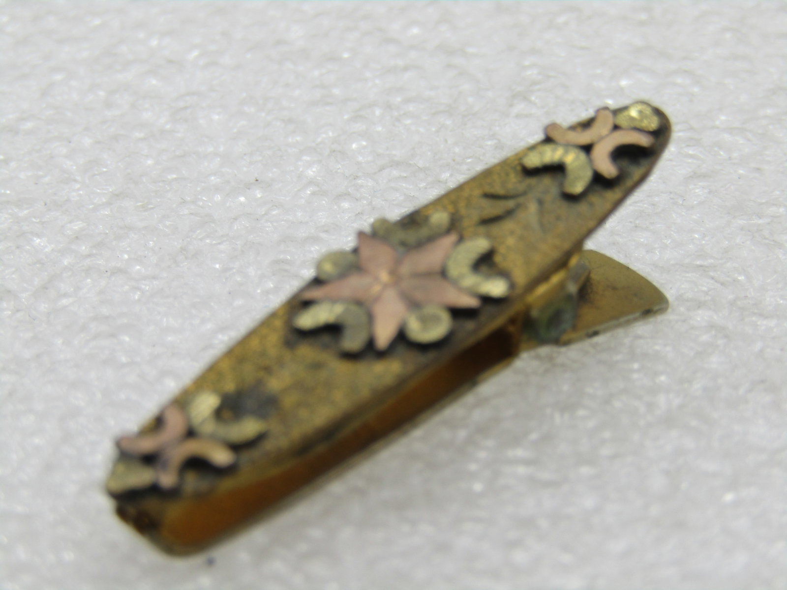 Edwardian Rose Gold Star Lingerie Clip Repousse, 1.5" - 3