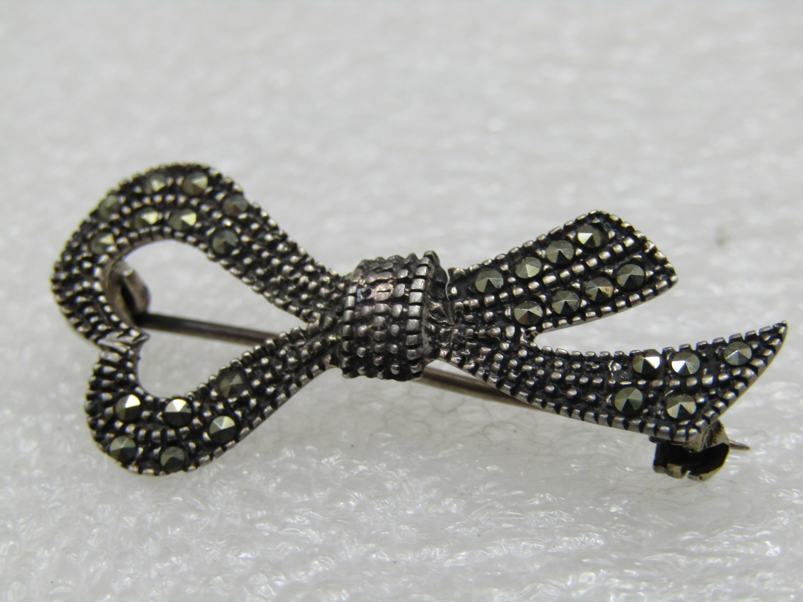 Vintage Sterling Marcasite Heart Bow Brooch - 2