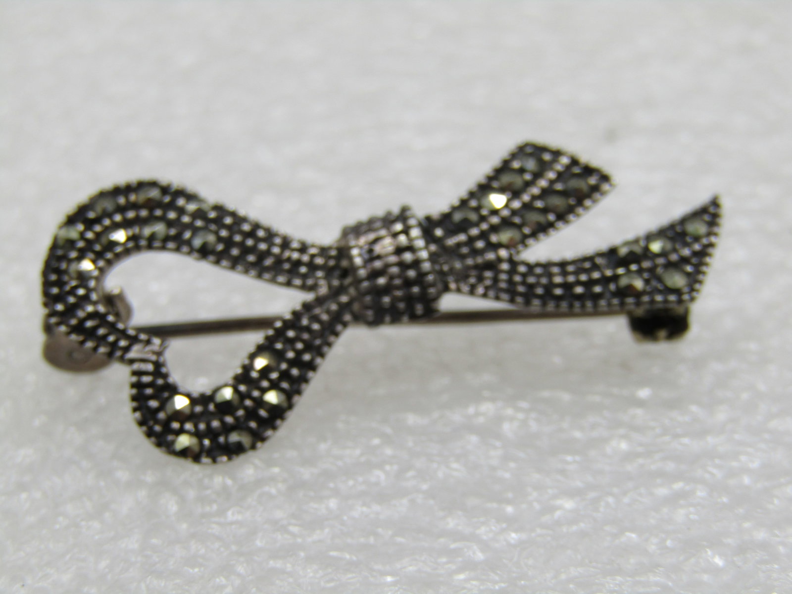 Vintage Sterling Marcasite Heart Bow Brooch - 3