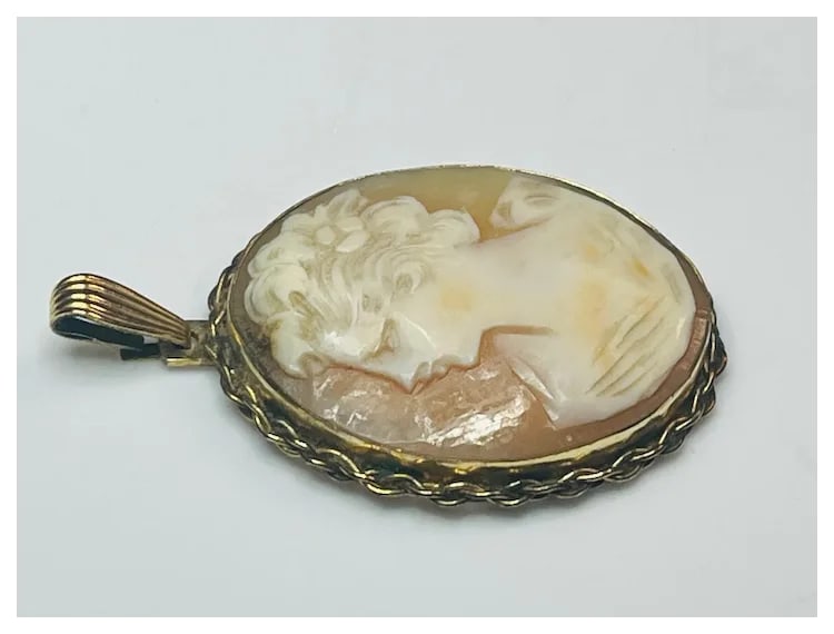 Vintage Left- Facing Winard 12k GF Shell Cameo Pendant - 3