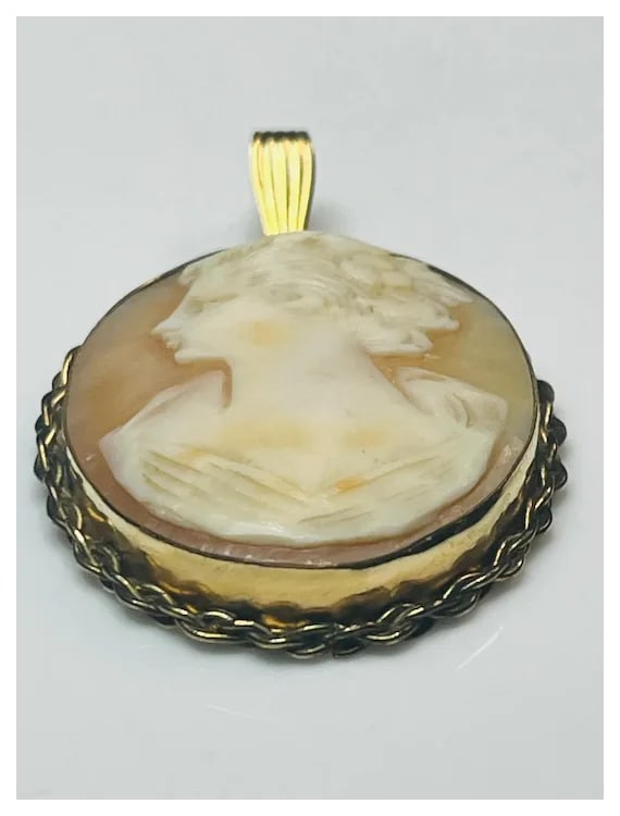 Vintage Left- Facing Winard 12k GF Shell Cameo Pendant - 4