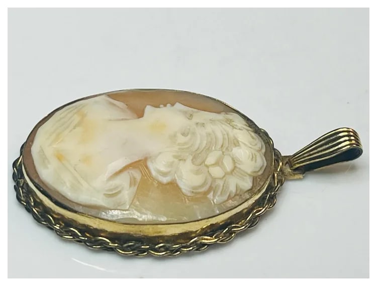 Vintage Left- Facing Winard 12k GF Shell Cameo Pendant - 6
