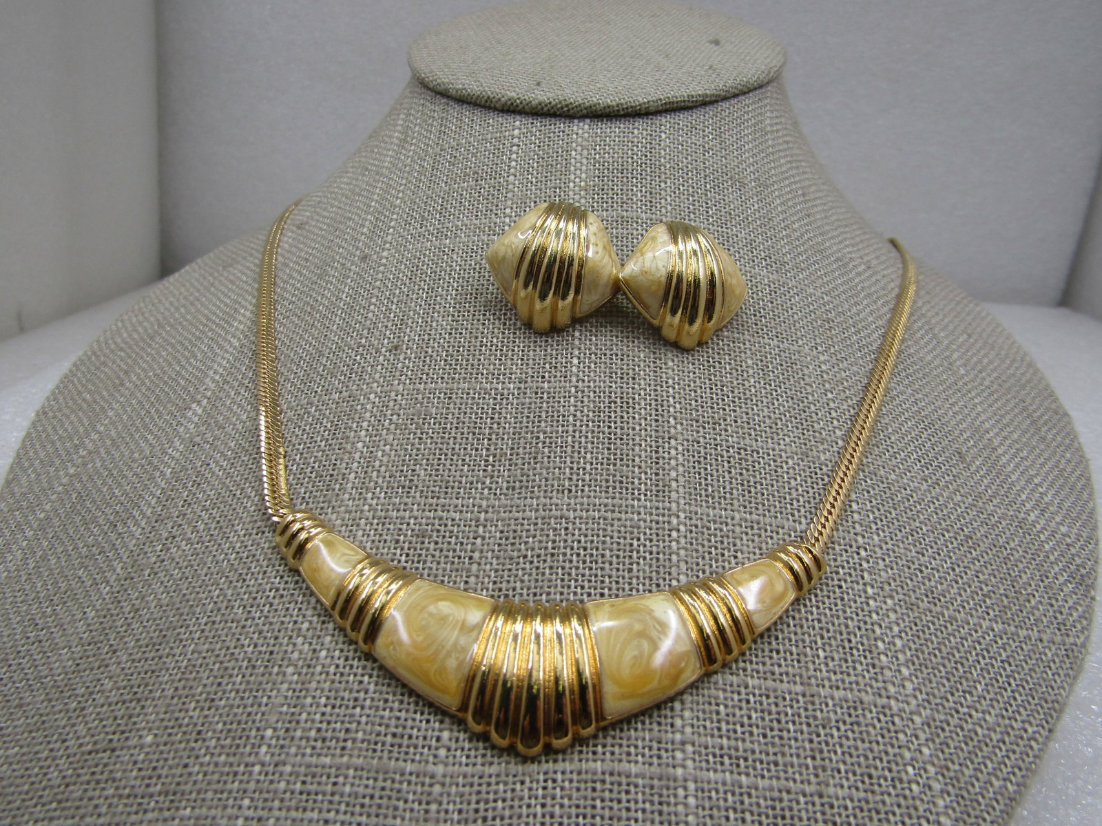 Vintage Enameled Tan and Gold Tone Necklace and Earrings Set, 1980's Avon - 2