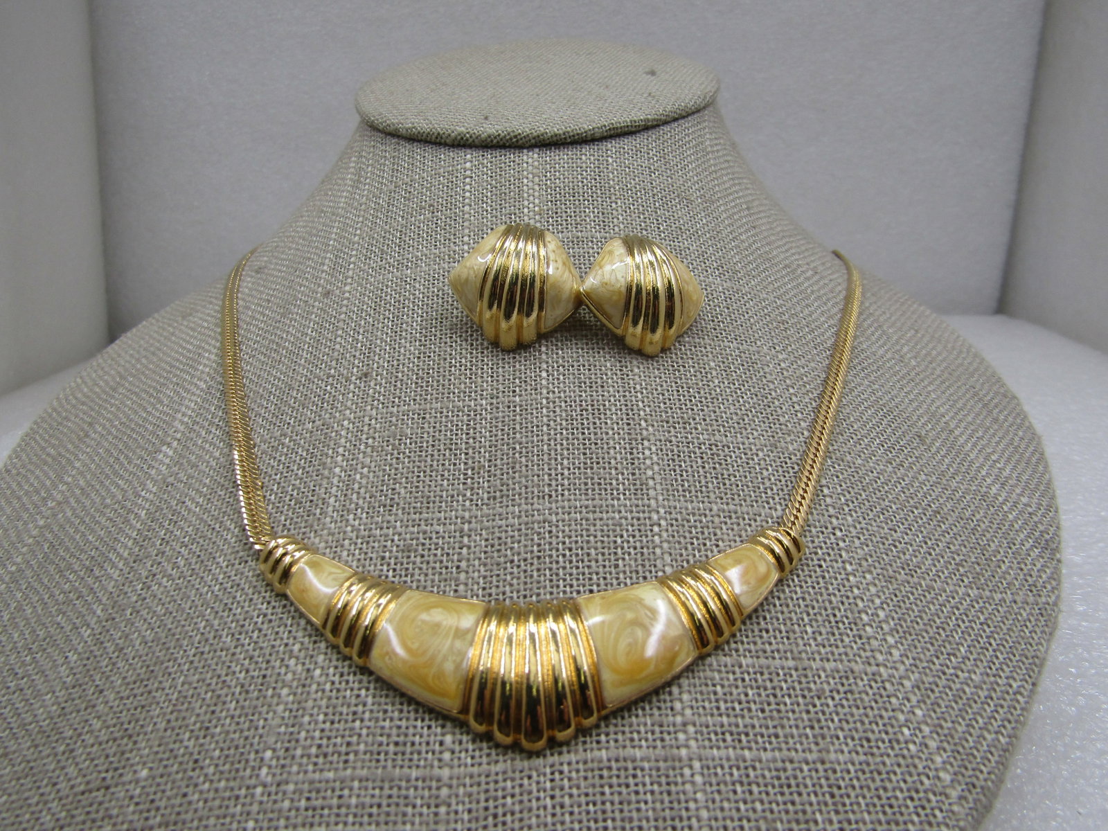 Vintage Enameled Tan and Gold Tone Necklace and Earrings Set, 1980's Avon - 3
