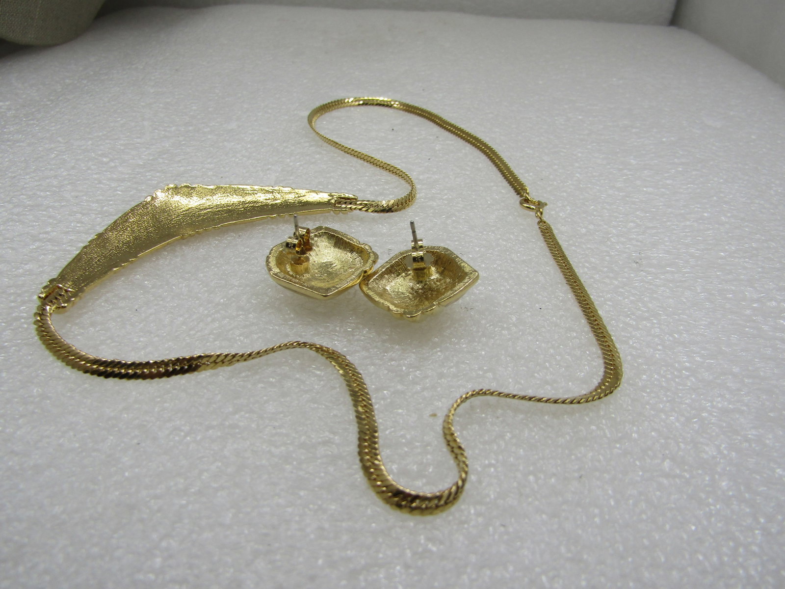 Vintage Enameled Tan and Gold Tone Necklace and Earrings Set, 1980's Avon - 4