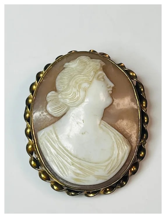 Large Vintage Shell Cameo Brooch/ Pin - 3