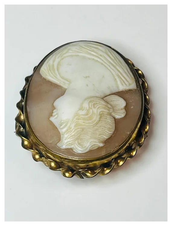 Large Vintage Shell Cameo Brooch/ Pin - 4