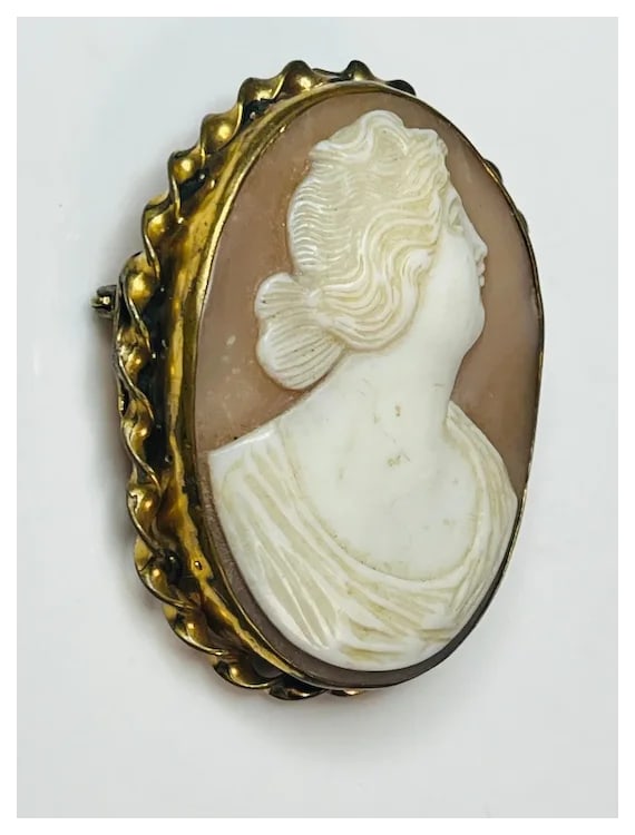 Large Vintage Shell Cameo Brooch/ Pin - 5