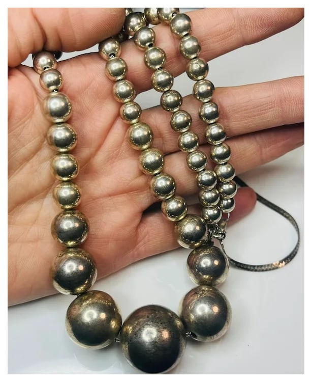 Vintage Large and Heavy Italian Sterling Silver Graduated Balls on Chain Necklace - 6