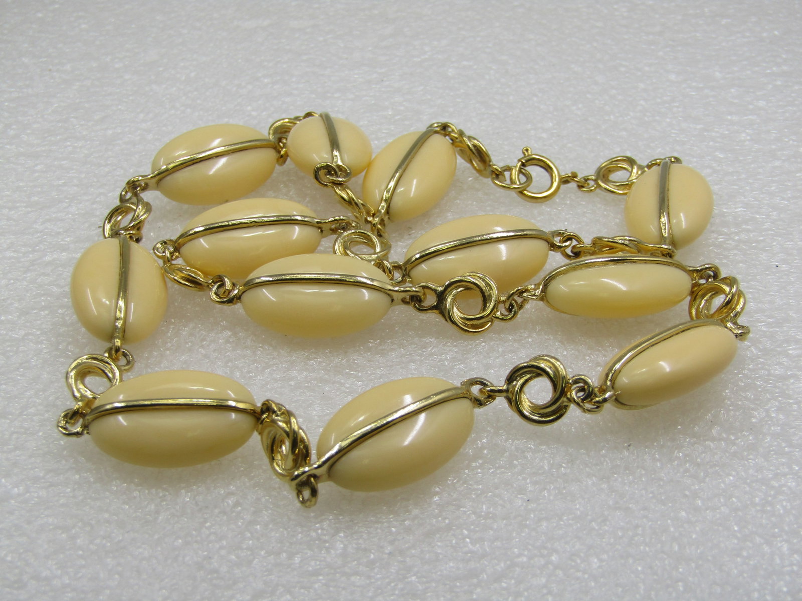 Vintage Cream Lucite Oval Beaded Necklace, Gold Tone Love Knot Link , 22", 1960's-1970's - 5