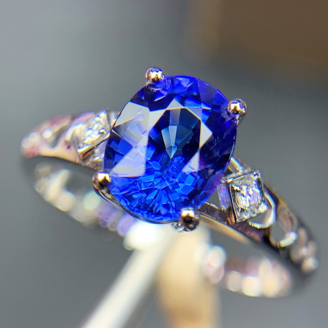 14K GOLD 2 CT NATURAL TANZANITE and DIAMOND RING - 2