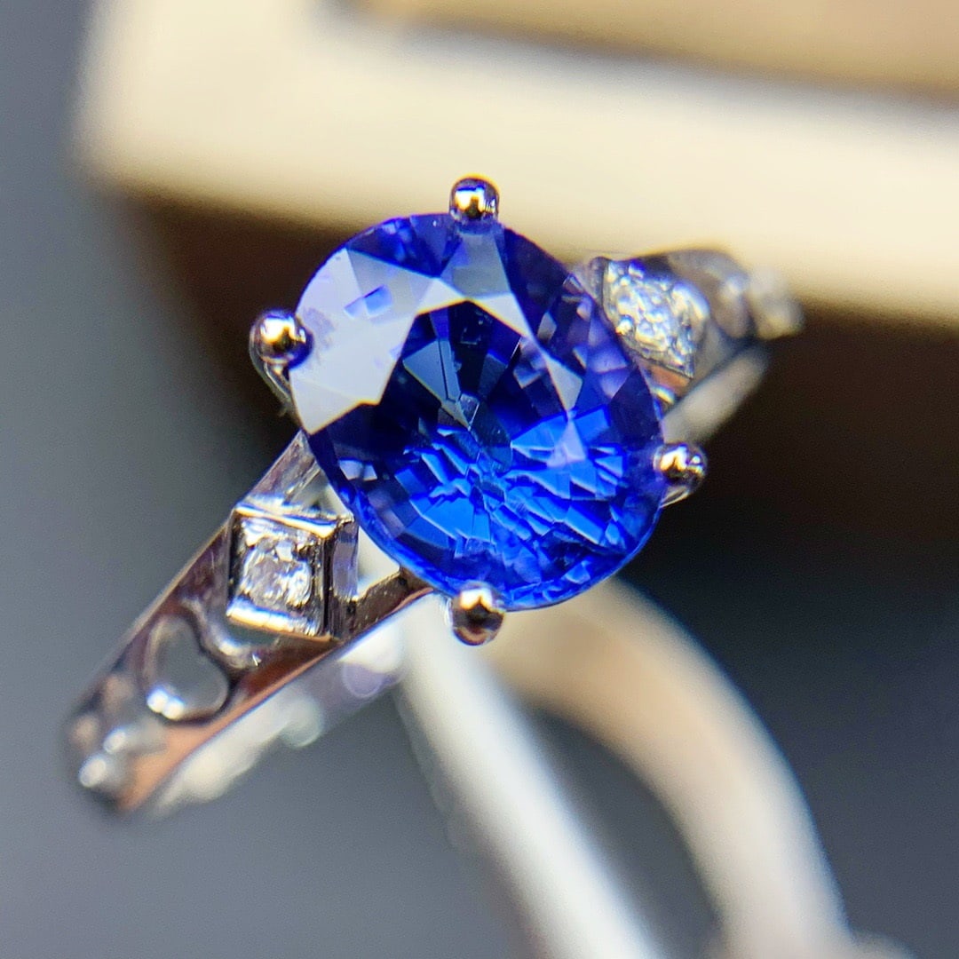 14K GOLD 2 CT NATURAL TANZANITE and DIAMOND RING - 4
