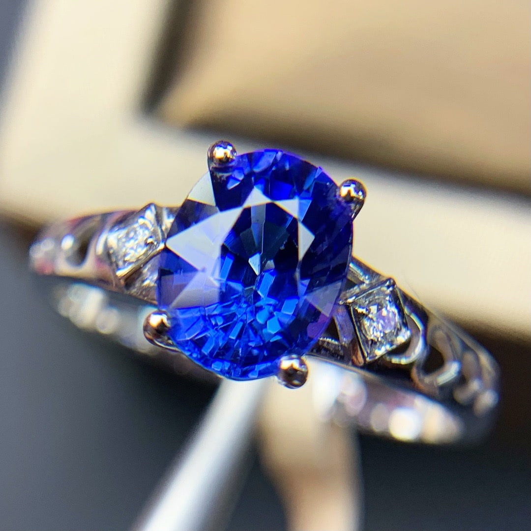 14K GOLD 2 CT NATURAL TANZANITE and DIAMOND RING - 5