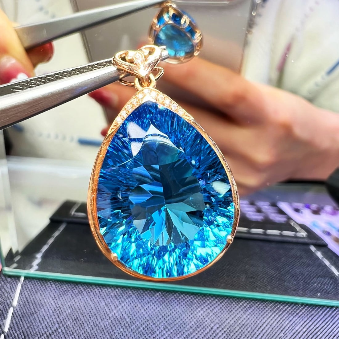 14K GOLD 17 CT NATURAL TOPAZ and DIAMOND PENDANT - 2