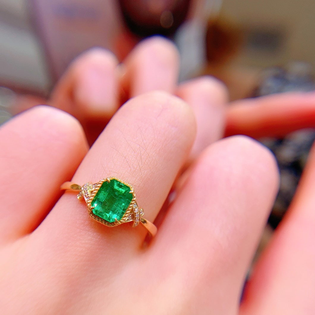 14K GOLD 0.88 CT VIVID GREEN NATURAL EMERALD and DIAMOND RING - 6