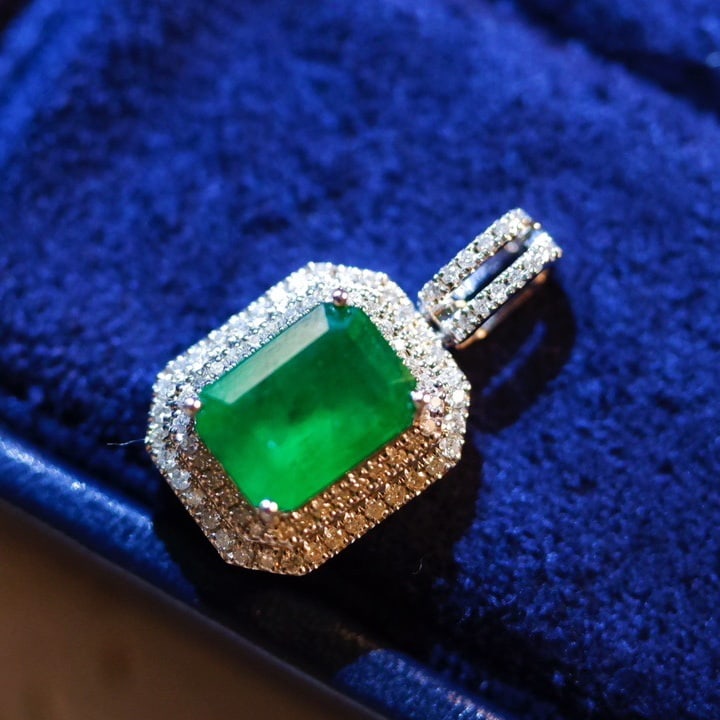 14K GOLD 1.66 CTW VIVID GREEN NATURAL EMERALD and DIAMOND NECKLACE - 5