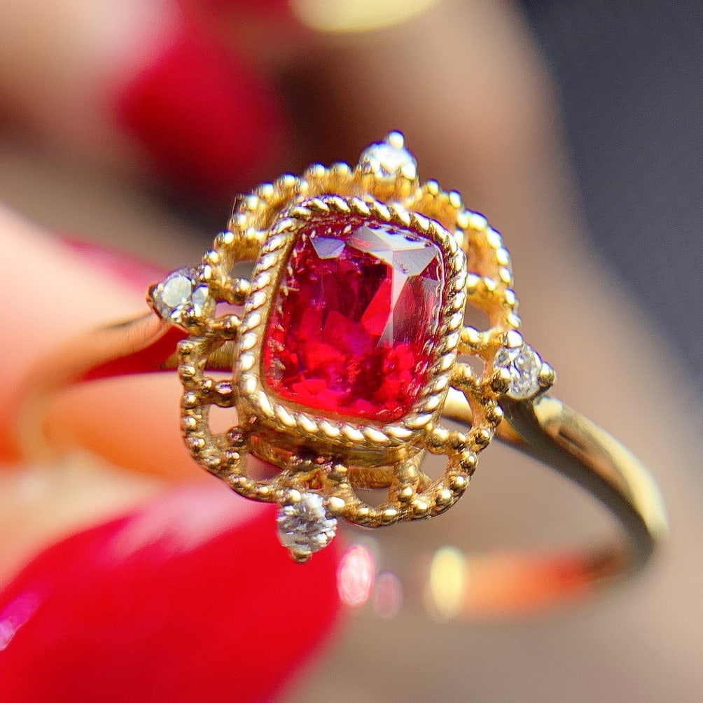14K GOLD 0.83 CT VIVID RED NATURAL SPINEL and DIAMOND RING - 2