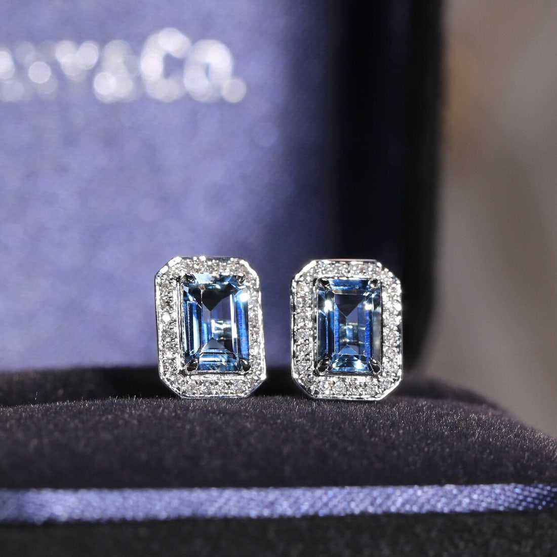 14K GOLD 0.88 CT NATURAL AQUAMARINE and DIAMOND EARRINGS - 2
