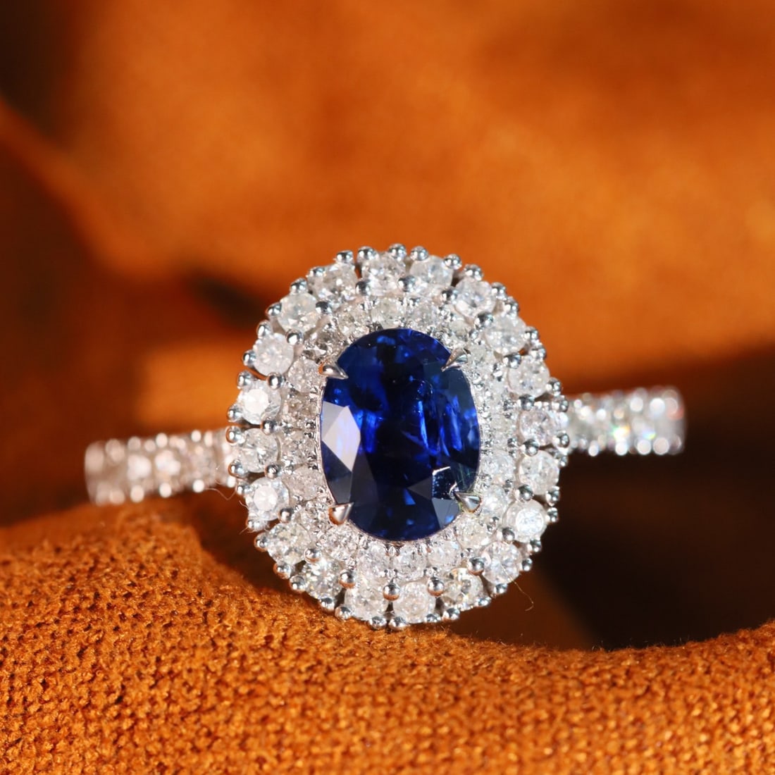 14K GOLD 1.71 CTW VIVID BLUE NATURAL SAPPHIRE and DIAMOND RING: Title:14K GOLD 1.71 CTW VIVID BLUE NATURAL SAPPHIRE and DIAMOND RING Description:Ref:230678472Gold Content:14K GoldRing Size:7.25USMain Gemstone:SapphireNumber of stones:1Shape:OvalCarat