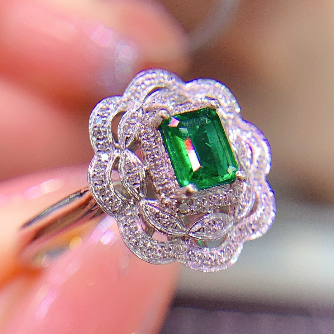 14K GOLD 0.60 CT VIVID GREEN NATURAL EMERALD and DIAMOND RING - 3
