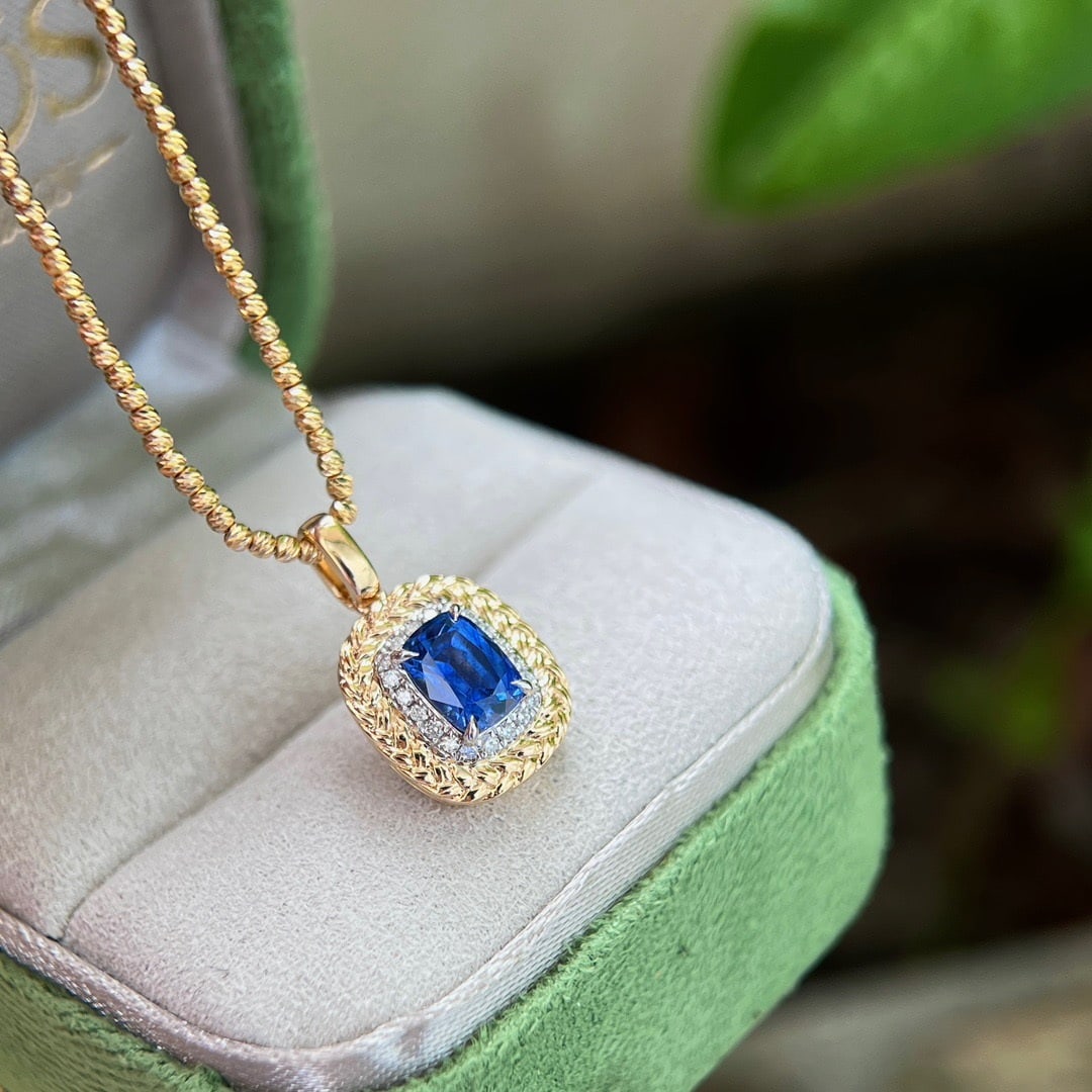 14K GOLD 1.08 CTW VIVID BLUE NATURAL SAPPHIRE and DIAMOND PENDANT - 2