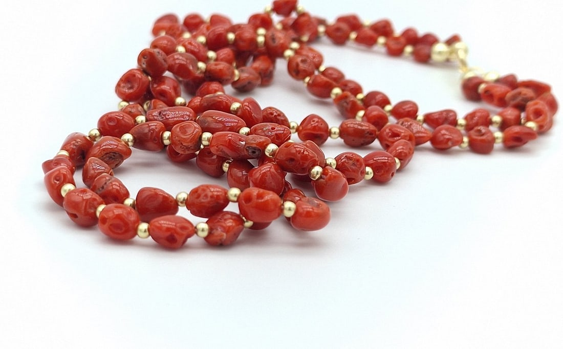 2-strand necklace in red coral (corallium rubrum) with spheres and 18 kt gold clasp - 4