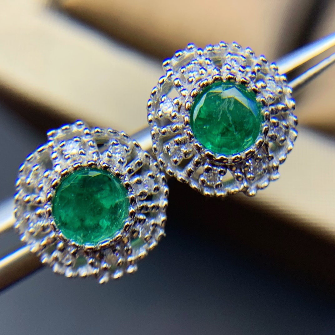 14K GOLD 1 CT VIVID GREEN NATURAL EMERALD and DIAMOND EARRINGS - 3