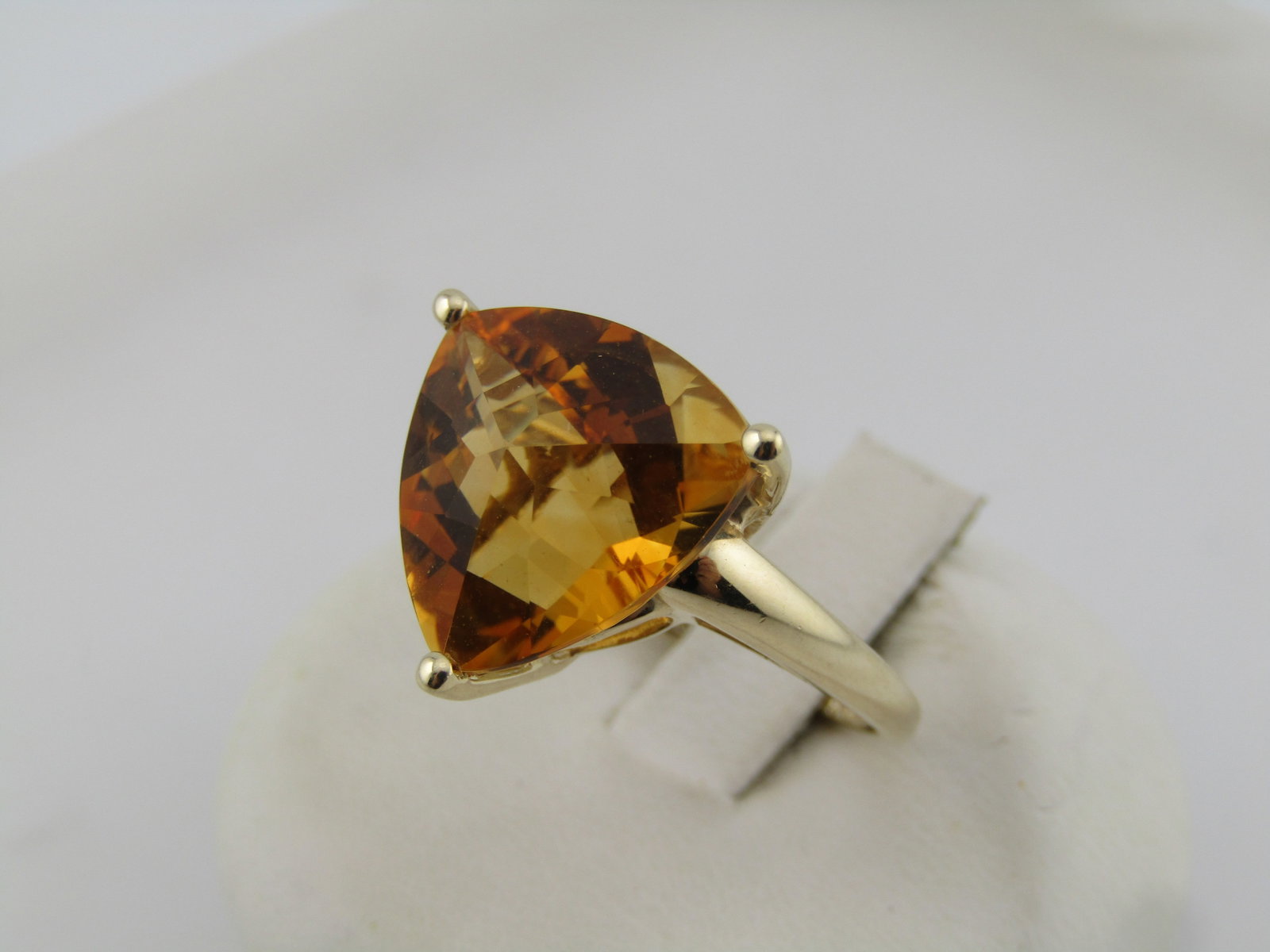 10kt Citrine Triangular Cut Ring, Appx. 10 TCW, Sz. 6.25, 1990's and After - 4