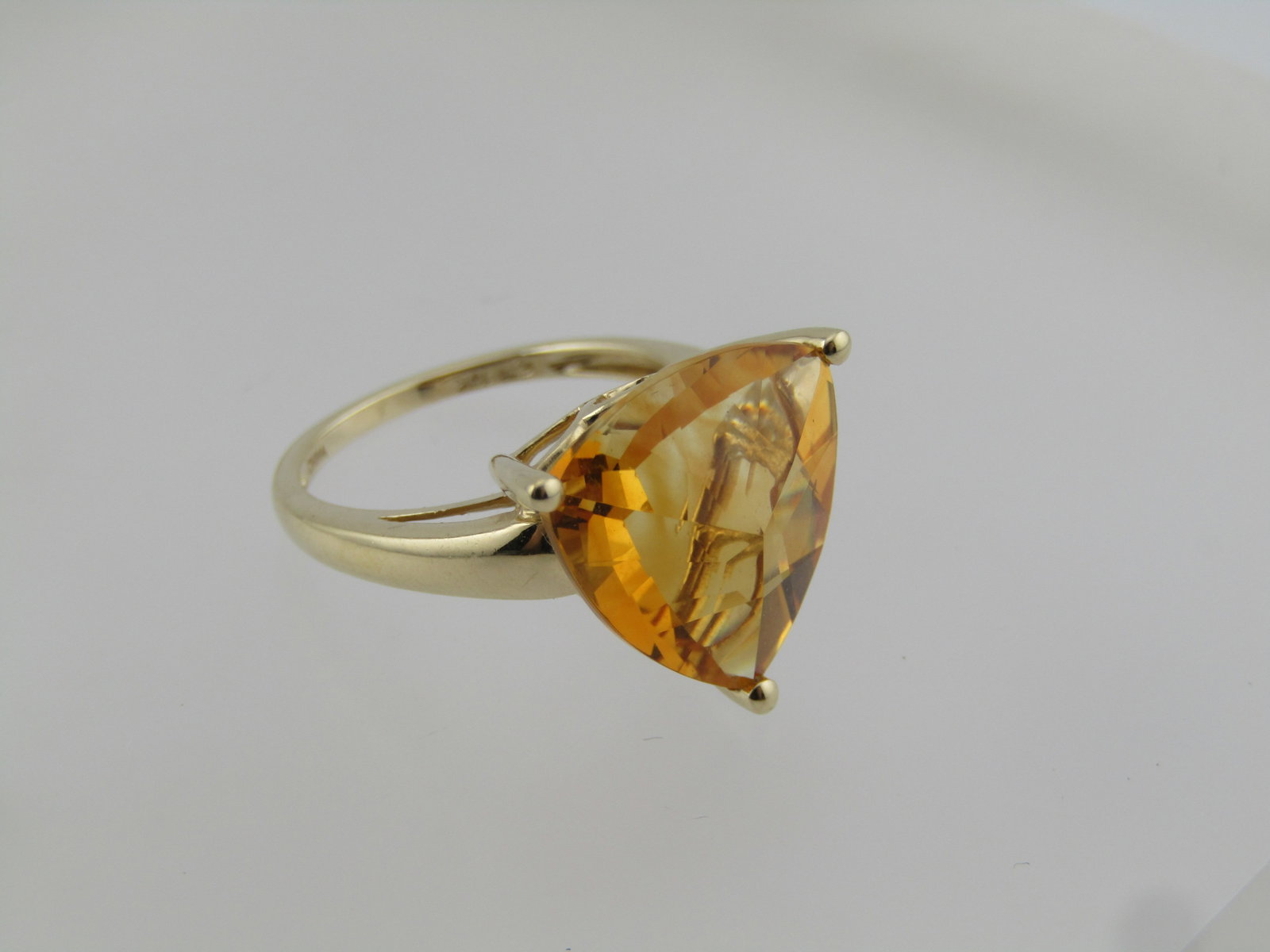 10kt Citrine Triangular Cut Ring, Appx. 10 TCW, Sz. 6.25, 1990's and After - 5