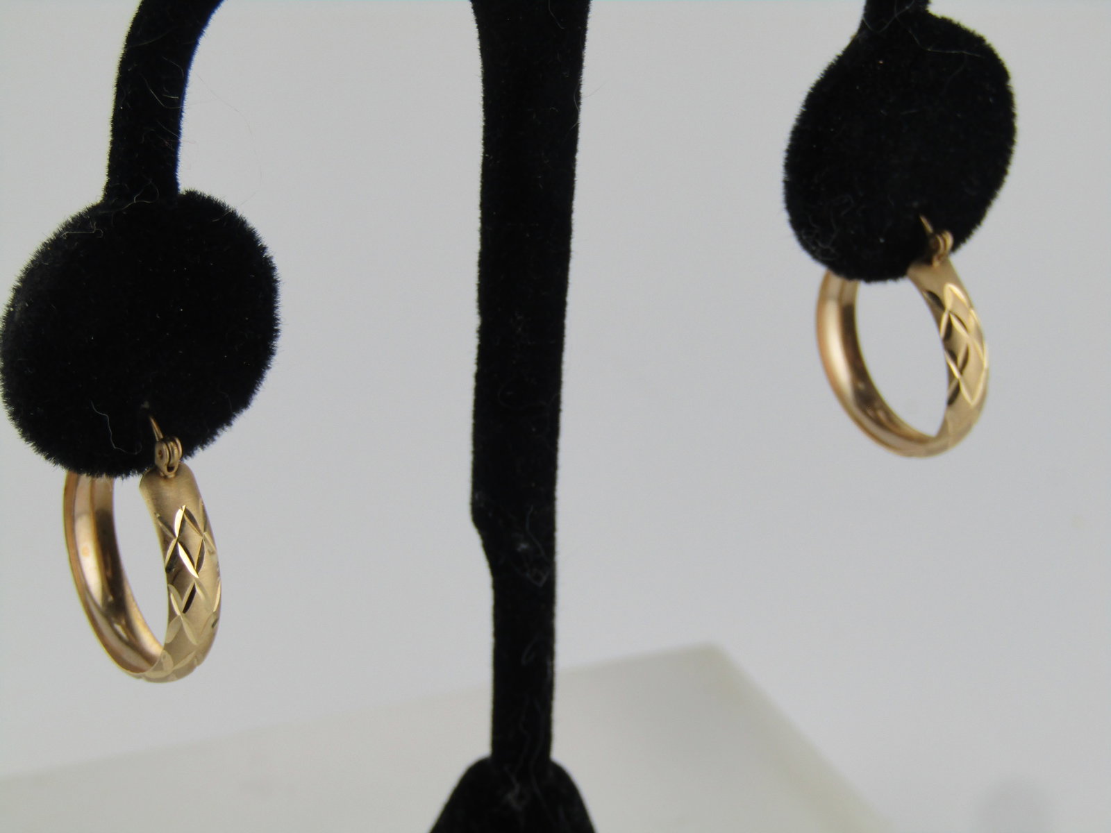Vintage 10kt Gold Hoop Earrings, Diamond Cut, 1970's-1980's, 1" - 2