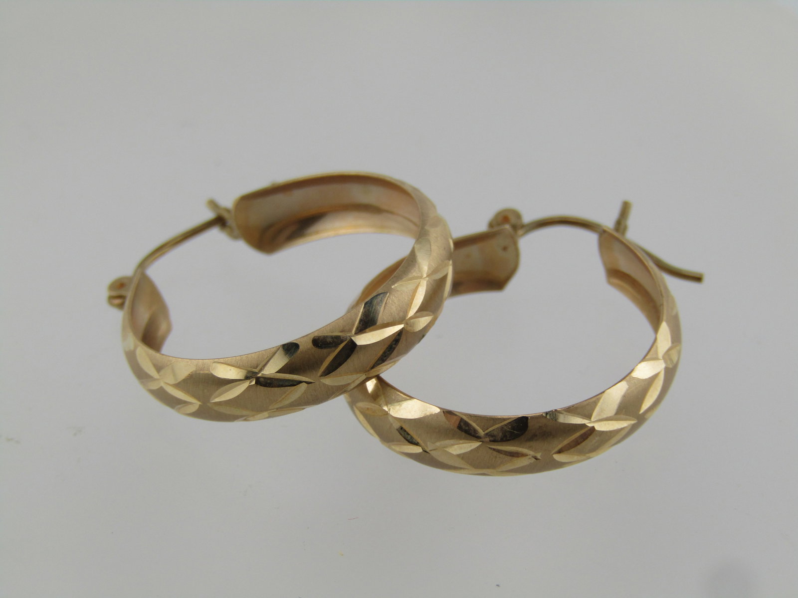 Vintage 10kt Gold Hoop Earrings, Diamond Cut, 1970's-1980's, 1" - 4