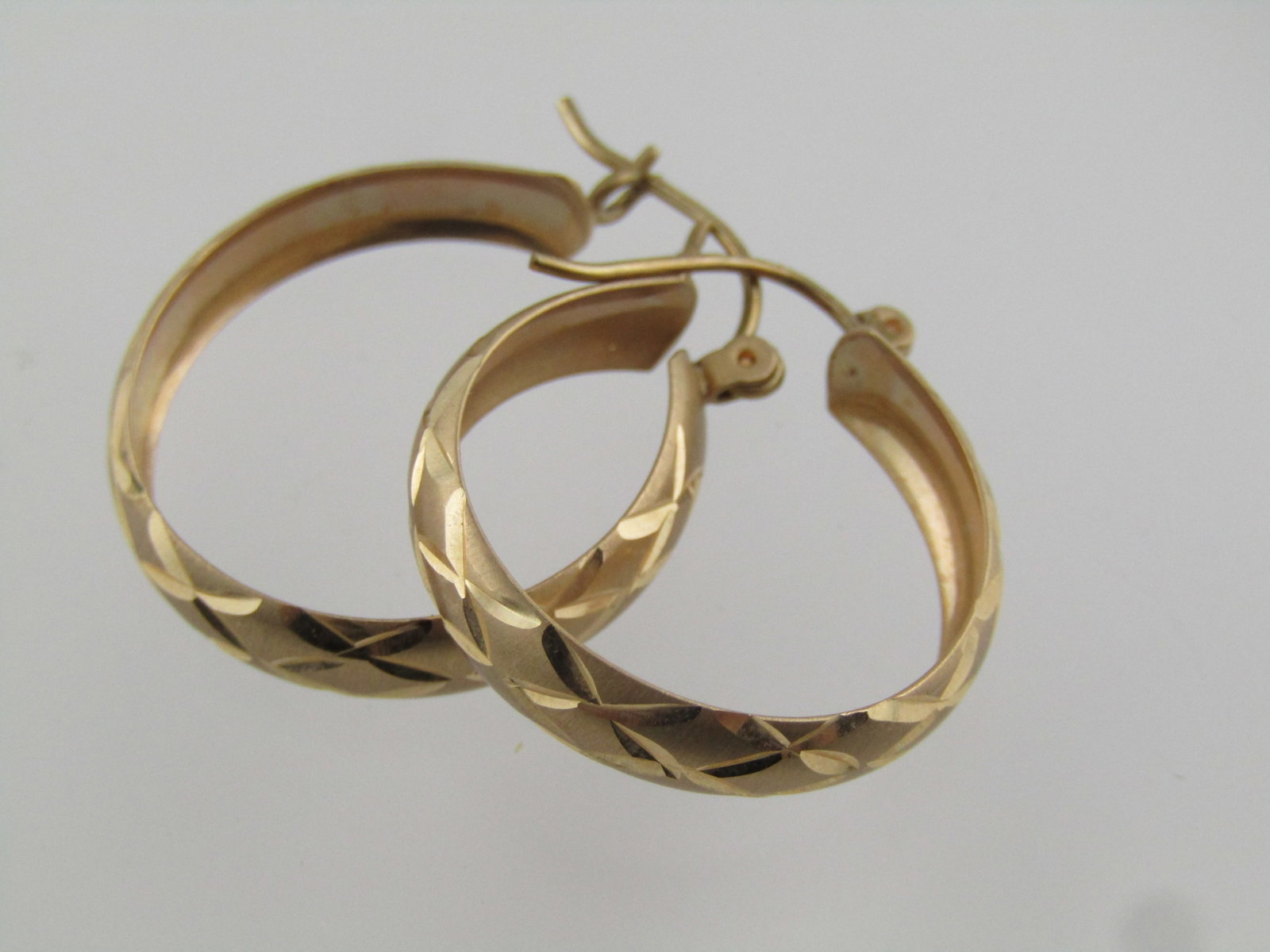Vintage 10kt Gold Hoop Earrings, Diamond Cut, 1970's-1980's, 1" - 6