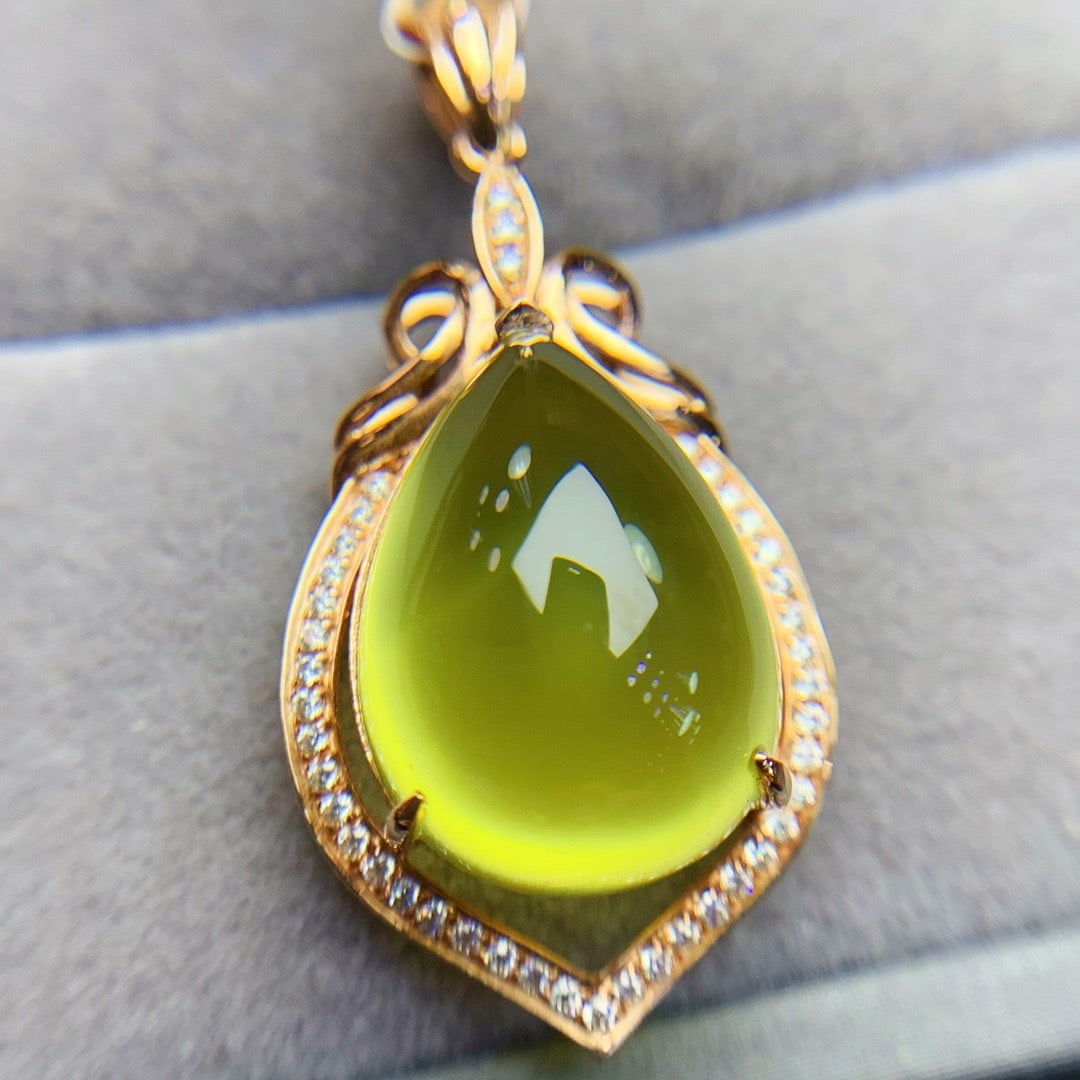 14K GOLD 13 CT NATURAL PREHNITE and DIAMOND PENDANT: Title:14K GOLD 13 CT NATURAL PREHNITE and DIAMOND PENDANT Description:Ref:230678438Gold Content:14K GoldMain Gemstone:PrehniteNumber of stones:1Shape:PearCarat Weight:13ct Color:YellowTreatment:Natura